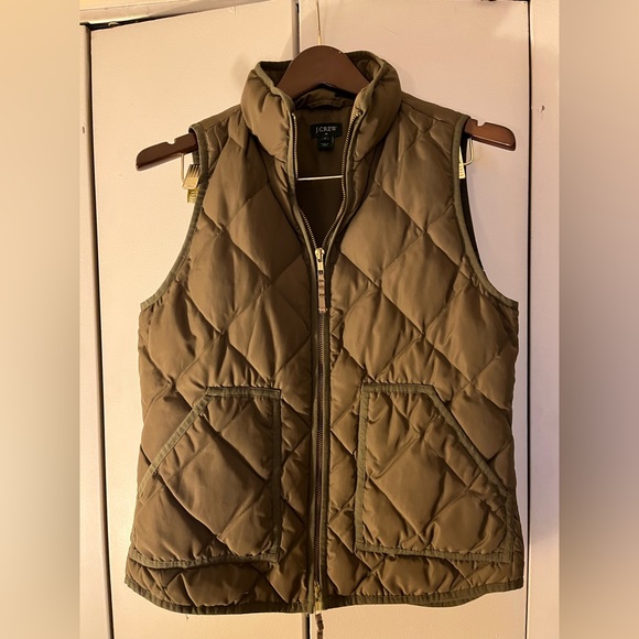 J. Crew Jackets & Blazers - Olive green quilted J crew vest